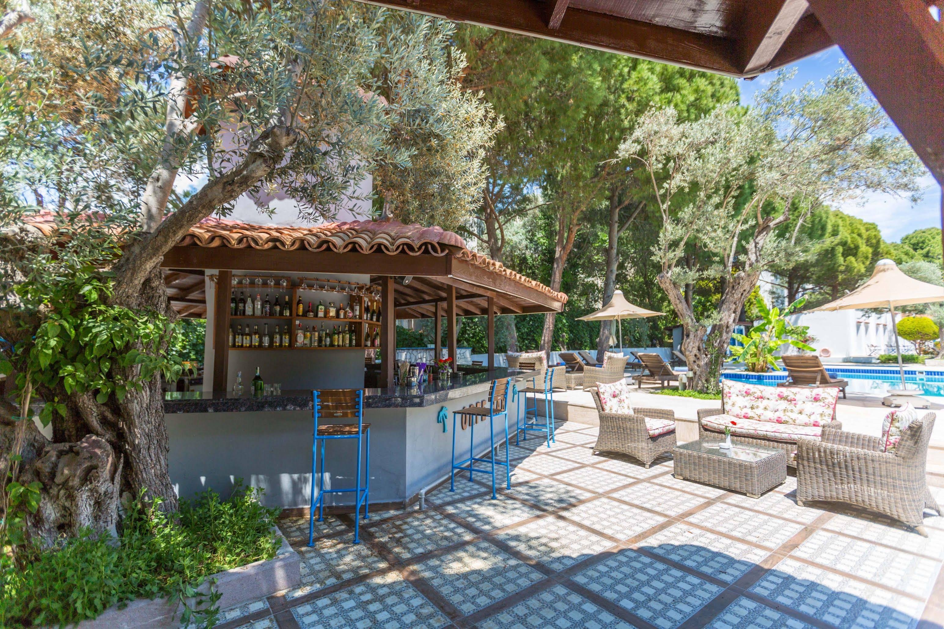 Risus Garden Marina Hotel Кушадасъ Екстериор снимка