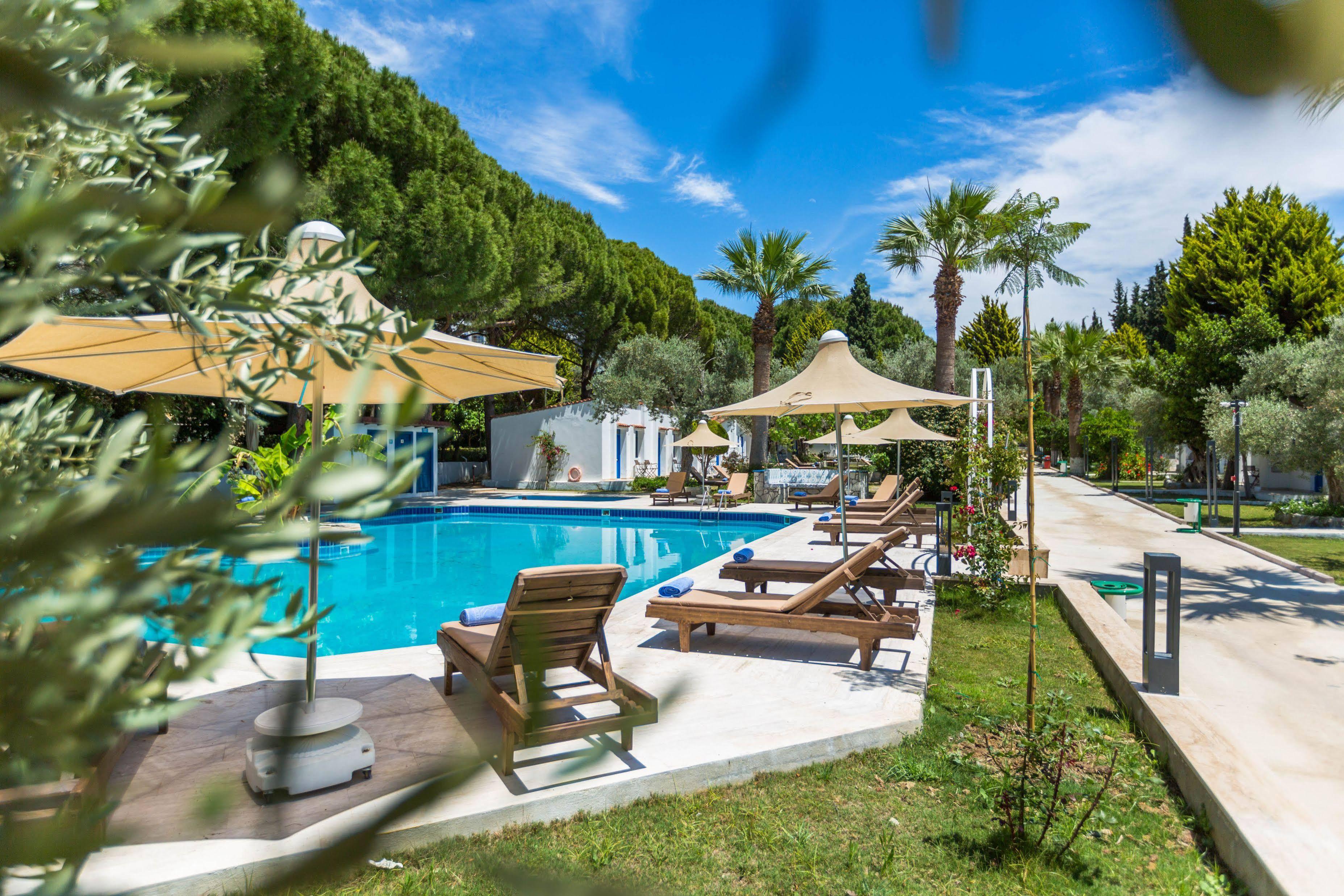 Risus Garden Marina Hotel Кушадасъ Екстериор снимка