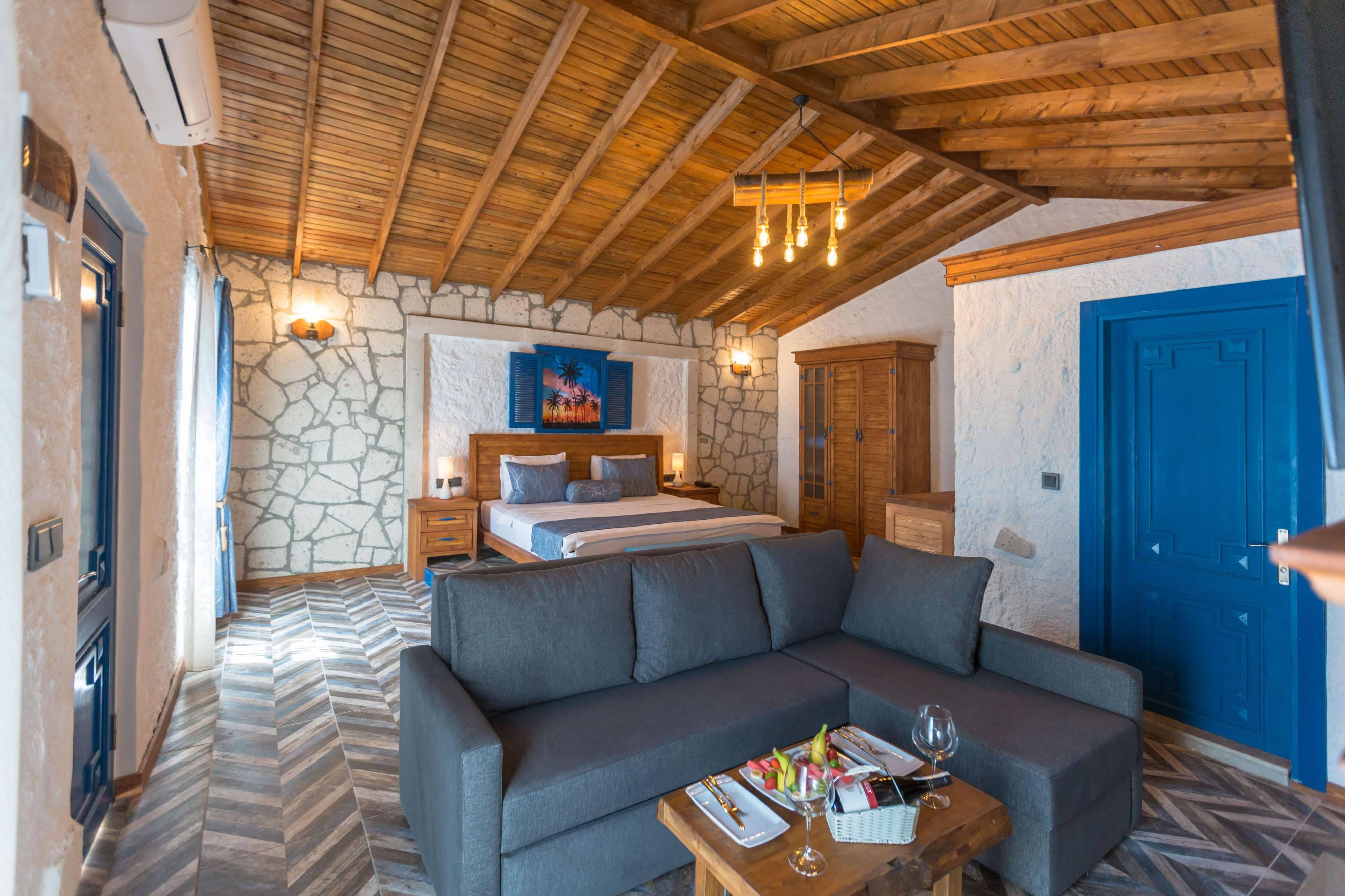 Risus Garden Marina Hotel Кушадасъ Екстериор снимка