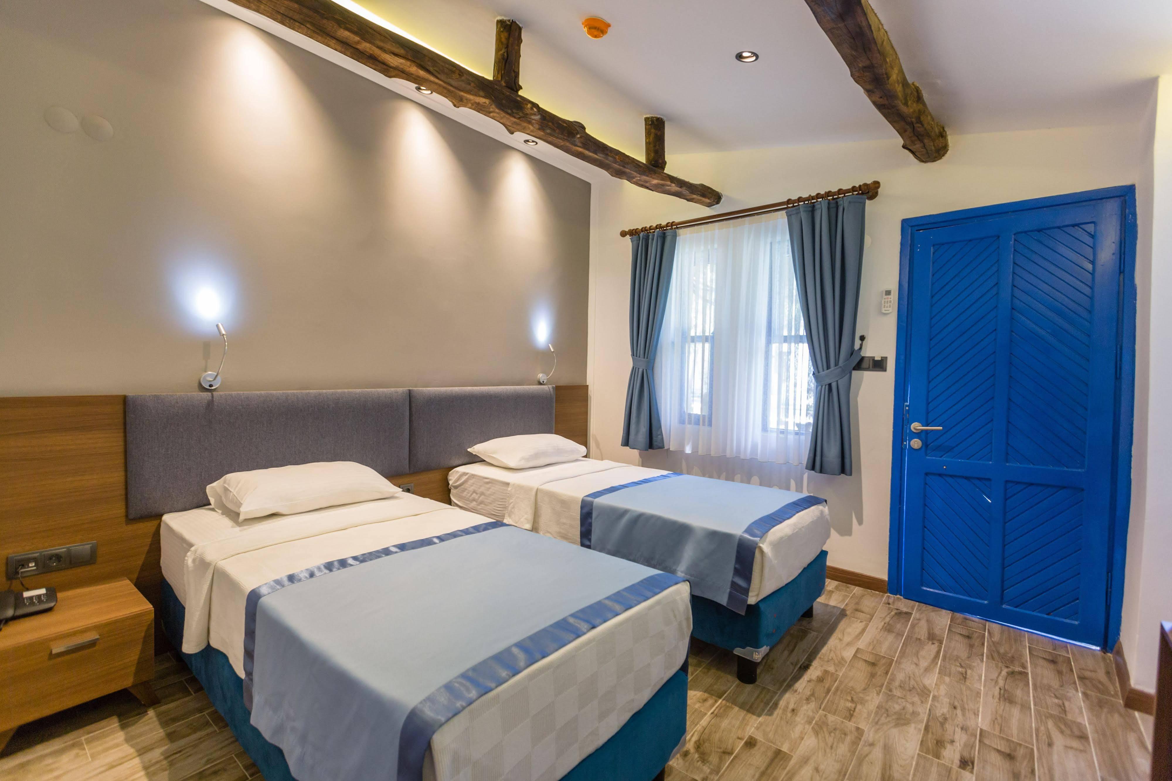 Risus Garden Marina Hotel Кушадасъ Екстериор снимка