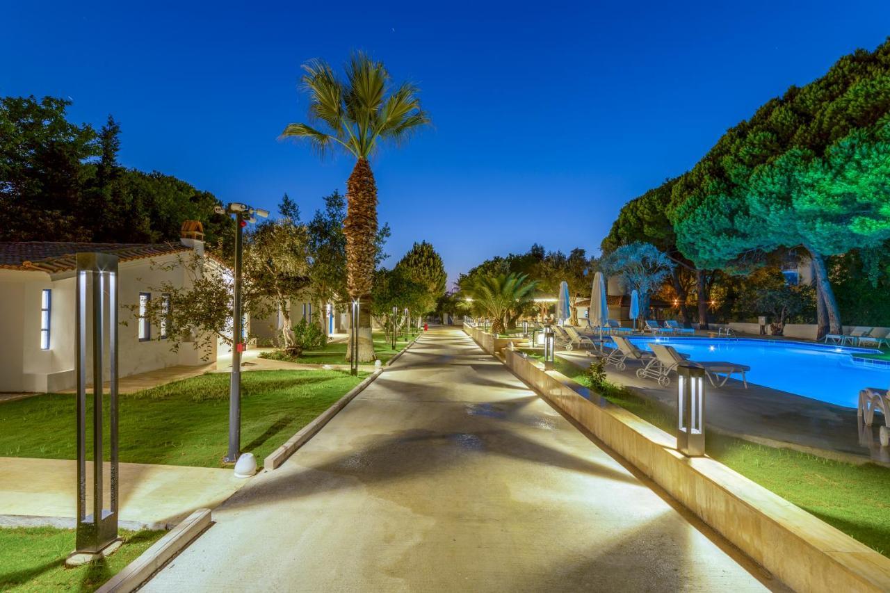 Risus Garden Marina Hotel Кушадасъ Екстериор снимка